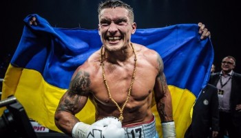 Усик може провести ще два бої з російськими боксерами