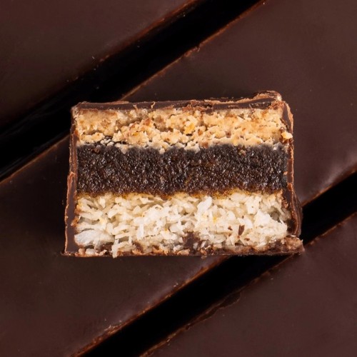 FIZI Guilty Pleasure Bar Кокосове печиво та мигдаль, 45 грам CN12375 FIZI FIZI Guilty Pleasure Bar Кокосове печиво та мигдаль, 45 грам CN12375 FIZI